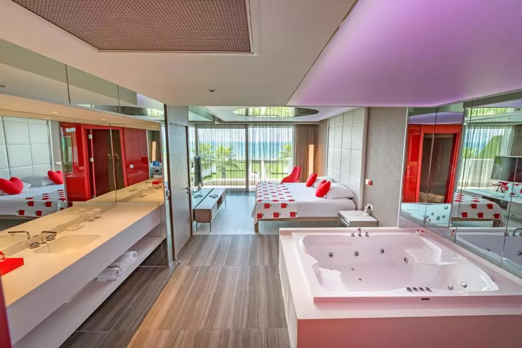 هتل آدم و هوا بلک آنتالیا